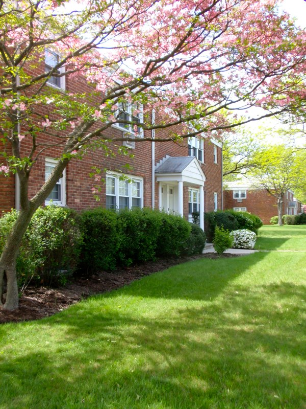 Metuchen Manor Complex