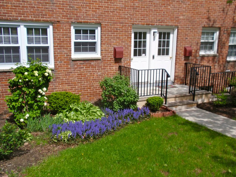 Metuchen Manor Building